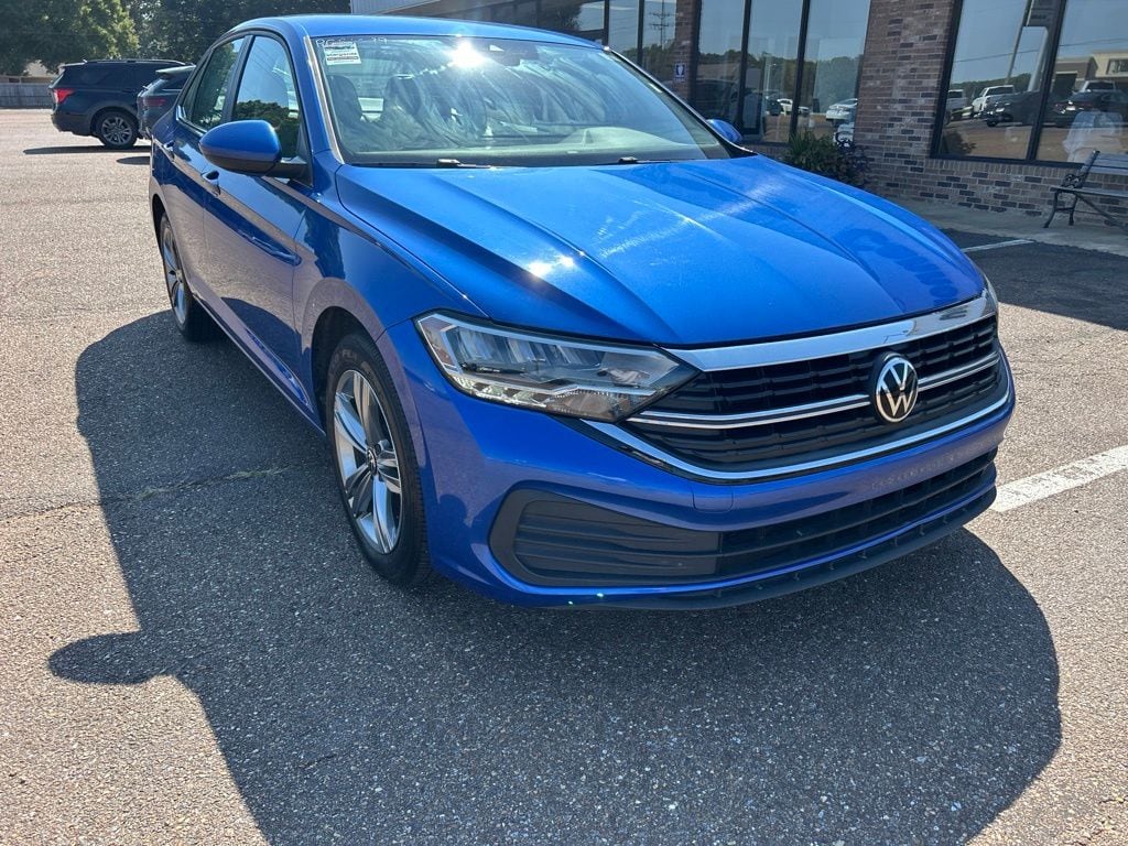 Used 2024 Volkswagen Jetta 1.5T SE Sedan