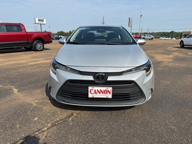 2024 Toyota Corolla LE photo 2