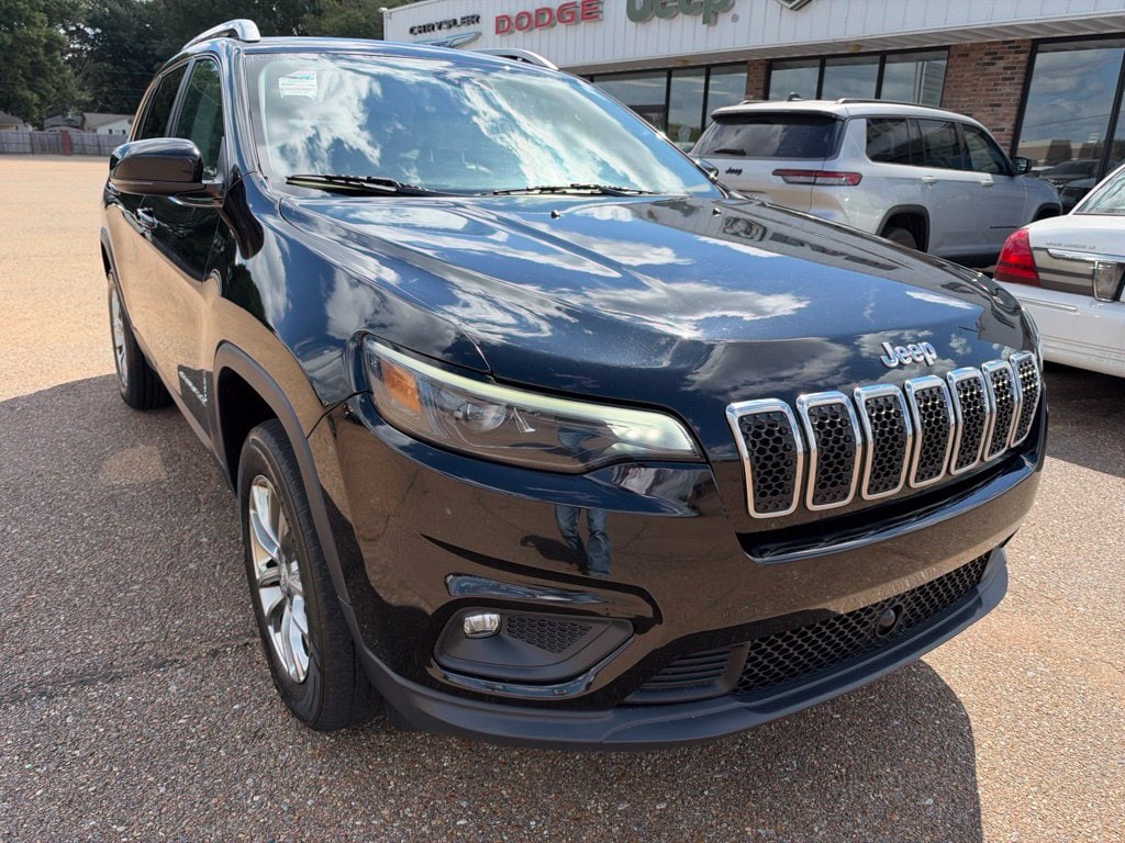 Used 2020 Jeep Cherokee Lux with VIN 1C4PJMLX6LD637497 for sale in Senatobia, MS