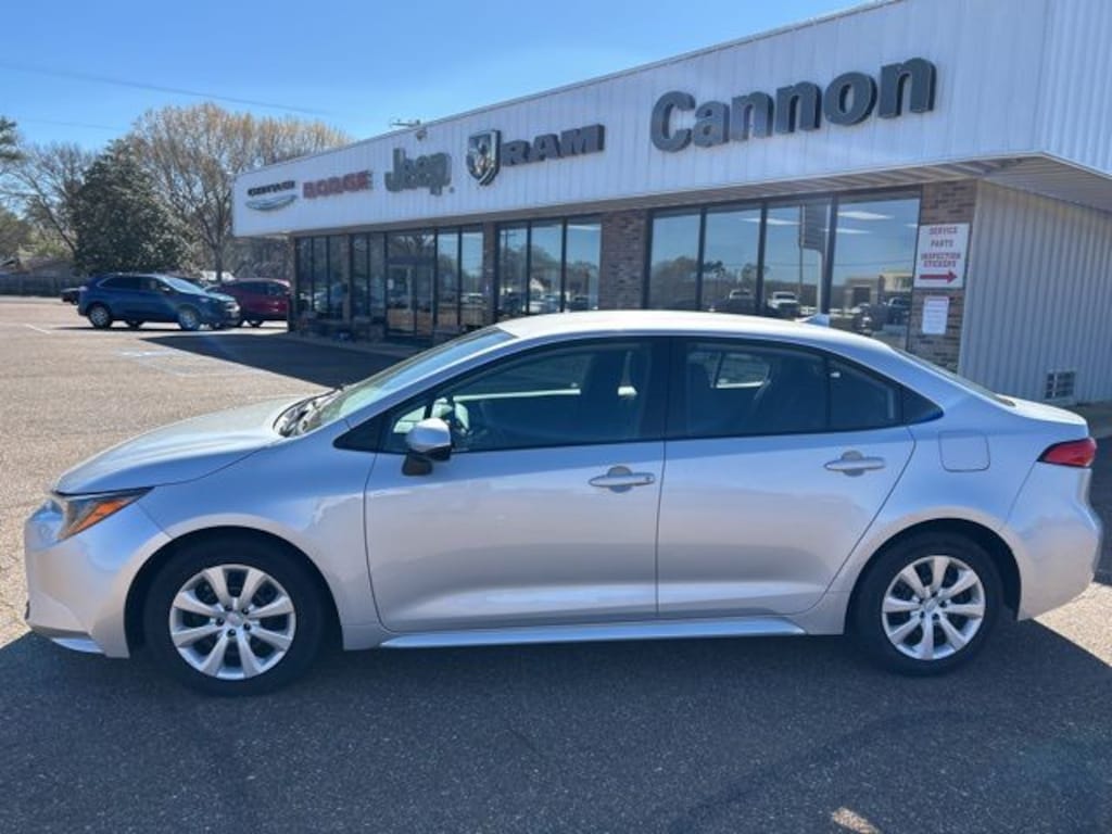 Used 2024 Toyota Corolla LE Sedan