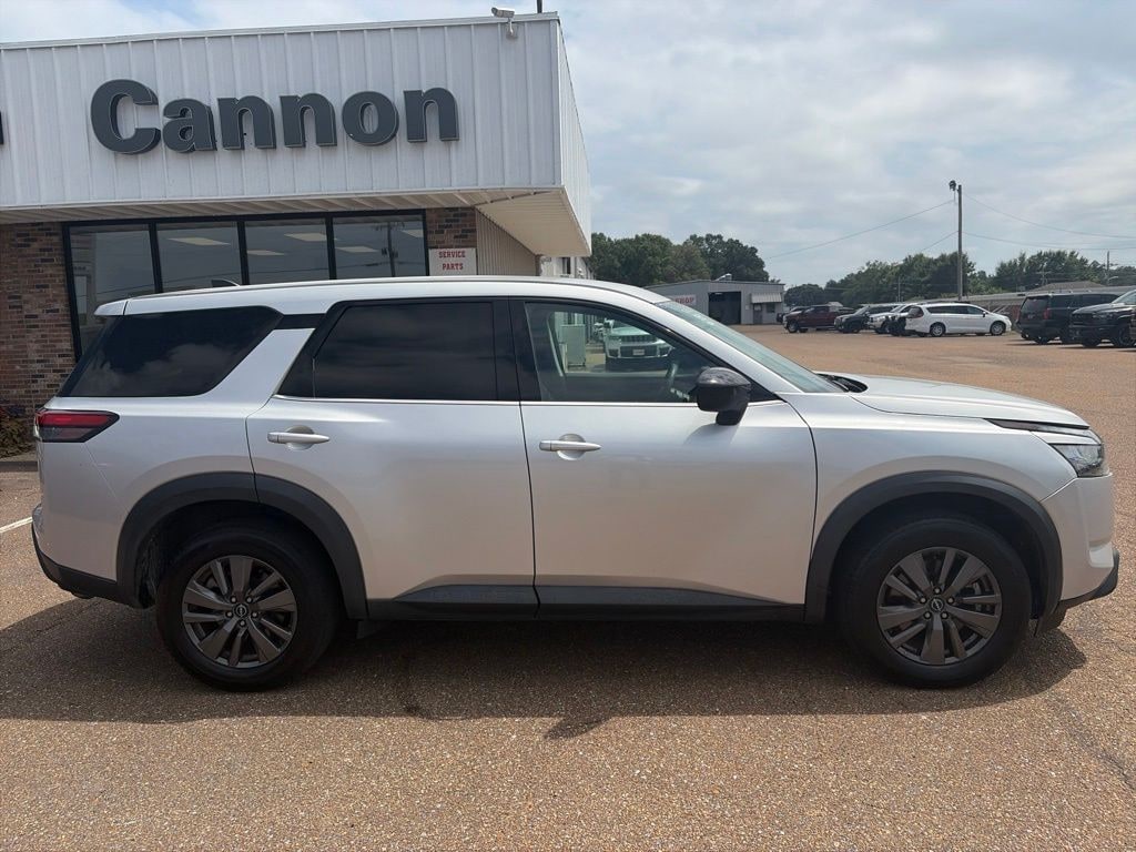 Used 2023 Nissan Pathfinder S SUV