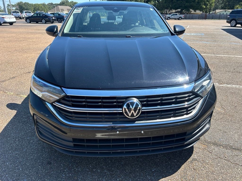 Used 2024 Volkswagen Jetta 1.5T SE Sedan