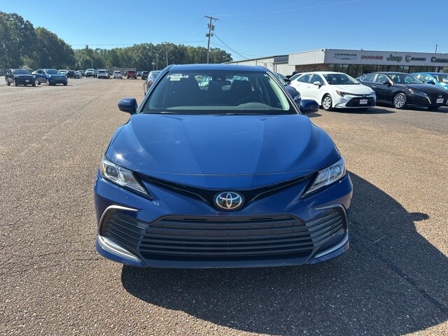 2024 Toyota Camry LE photo 2
