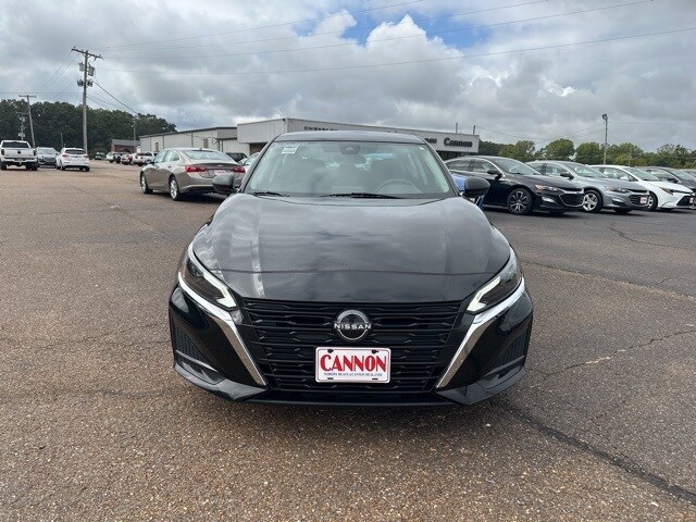 2024 Nissan Altima 2.5 SV photo 2