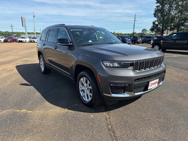 2023 Jeep Grand Cherokee Limited photo 3