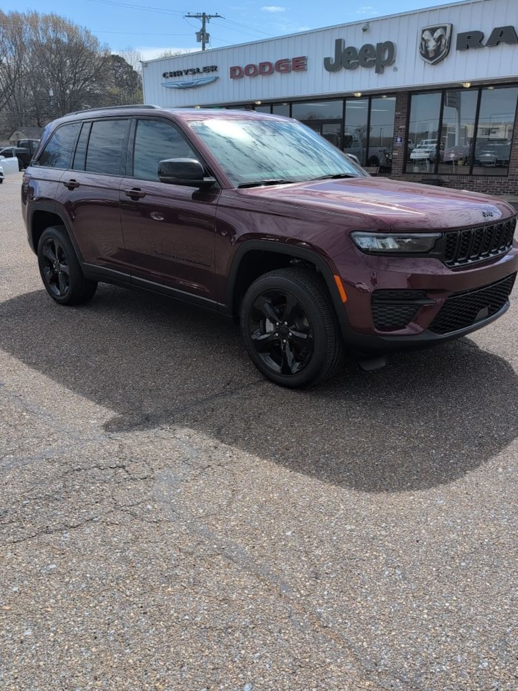 New 2025 Jeep Grand Cherokee Laredo Sport Utility