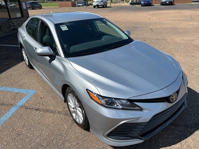 2024 Toyota Camry LE photo 2