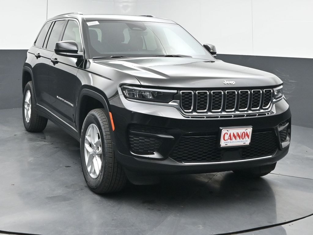 New 2026 Jeep Grand Cherokee Laredo Sport Utility