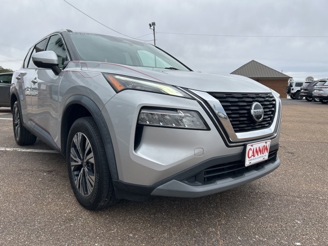 2021 Nissan Rogue SV's photo