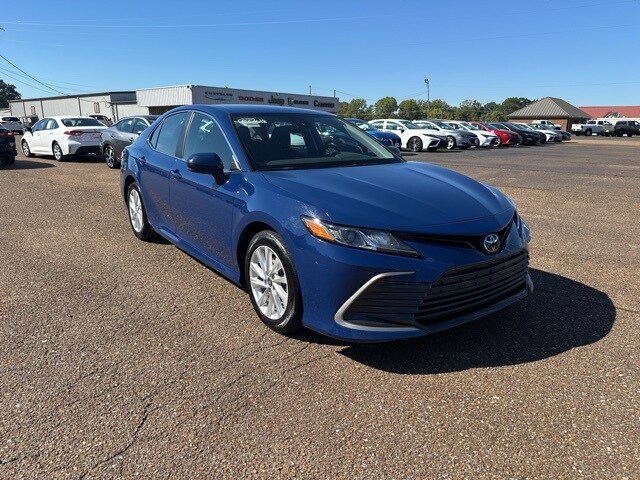 2024 Toyota Camry LE photo 3