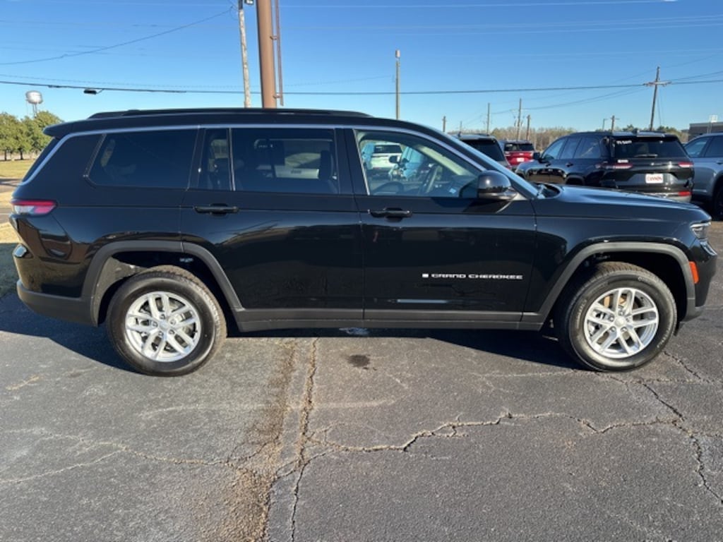 New 2025 Jeep Grand Cherokee L Laredo Sport Utility