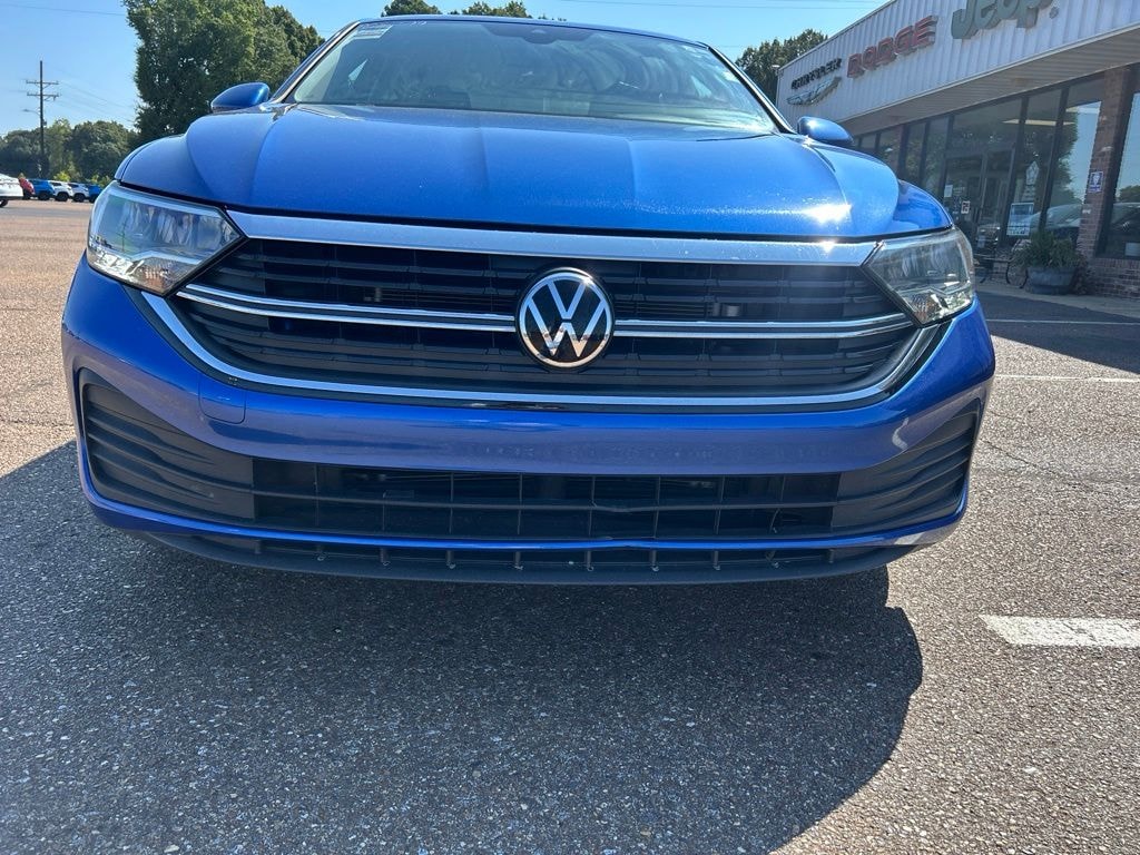 Used 2024 Volkswagen Jetta 1.5T SE Sedan