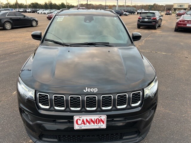 2024 Jeep Compass Latitude photo 4