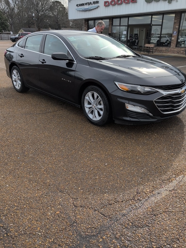 2022 Chevrolet Malibu LT's photo