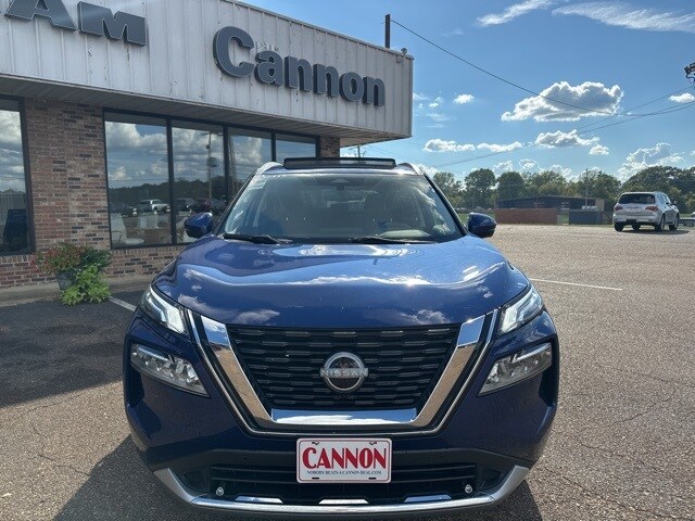 2023 Nissan Rogue Platinum photo 2