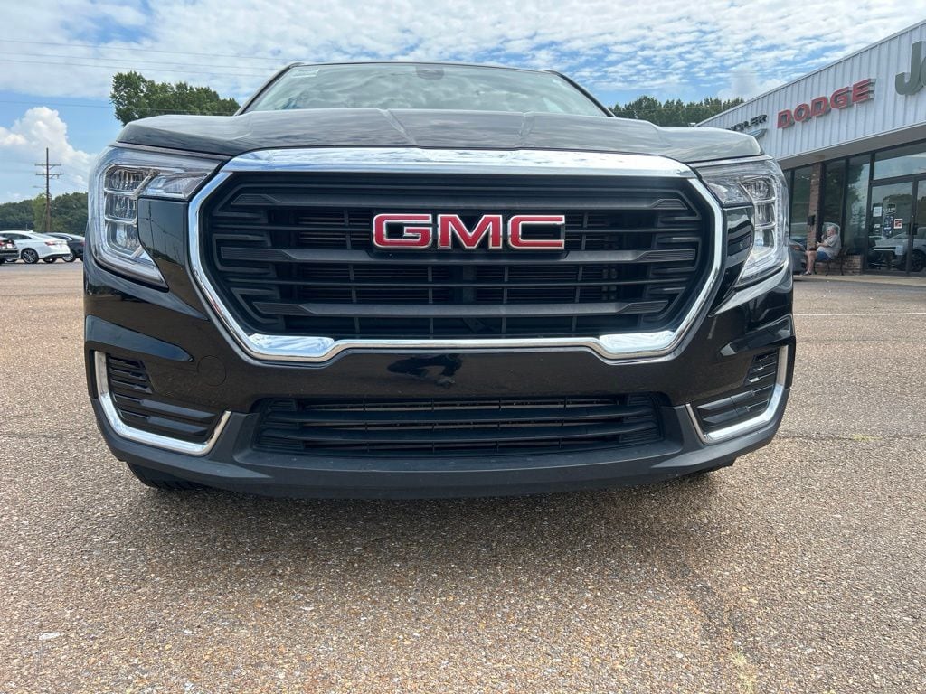 Used 2024 GMC Terrain SLE SUV