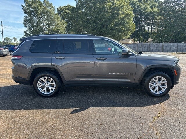 2023 Jeep Grand Cherokee Limited photo 4
