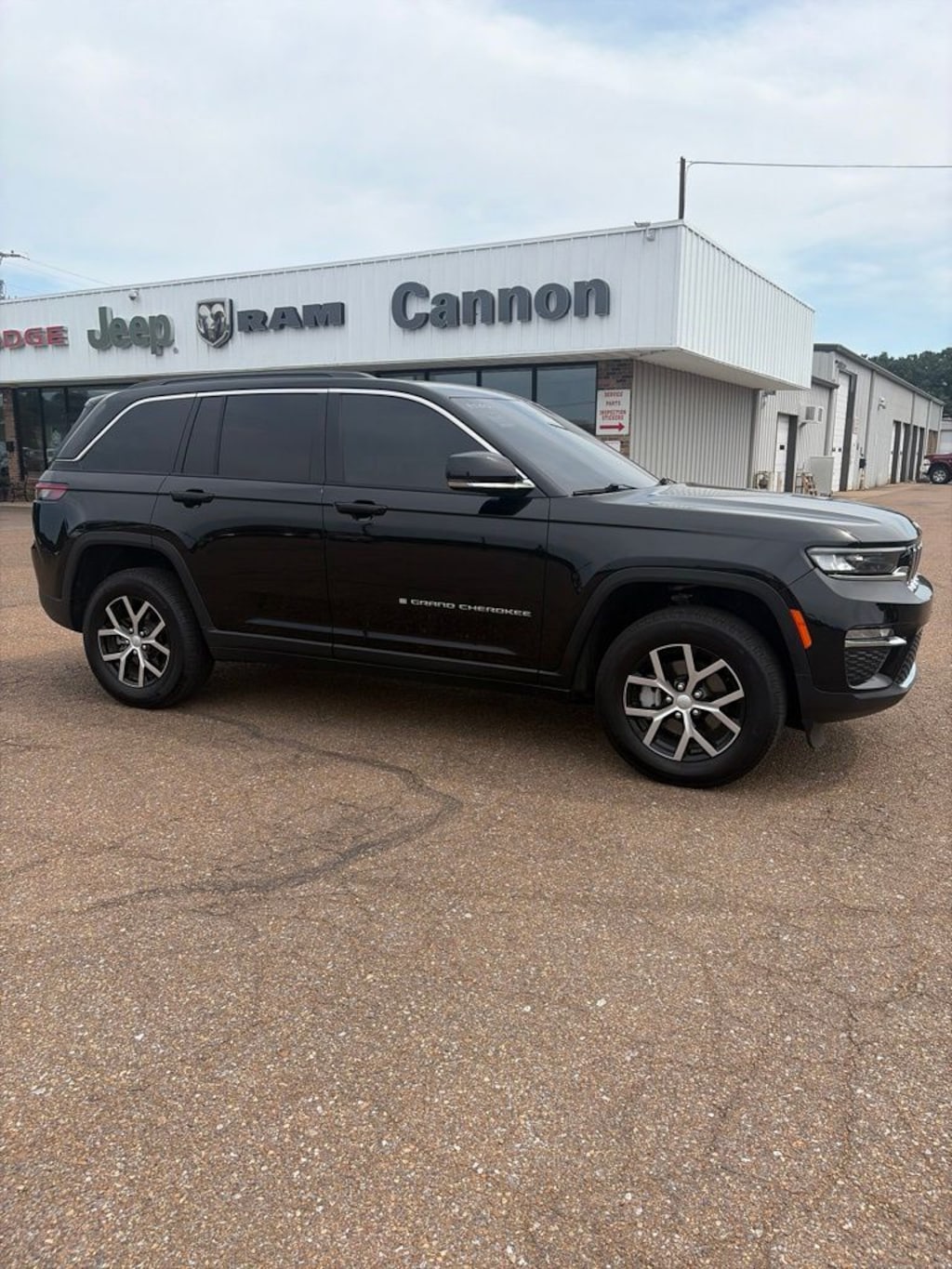 Used 2024 Jeep Grand Cherokee Limited SUV