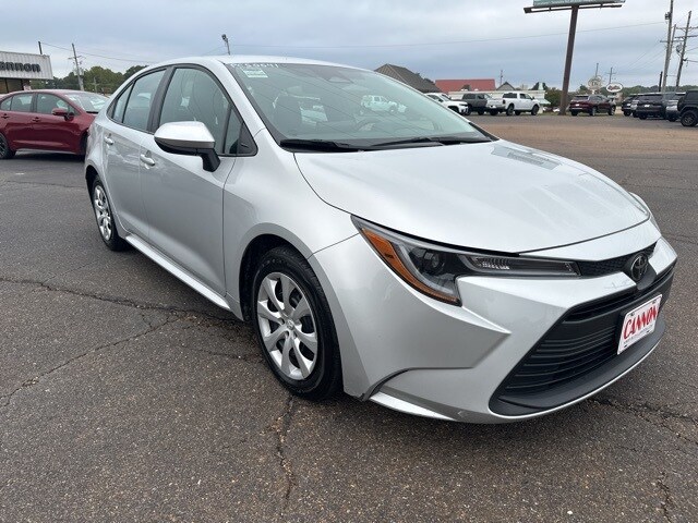 2024 Toyota Corolla LE photo 3