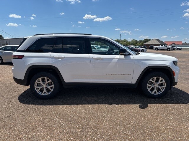 2023 Jeep Grand Cherokee Limited photo 2