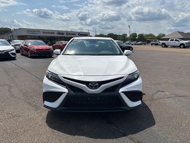 2023 Toyota Camry SE photo 2
