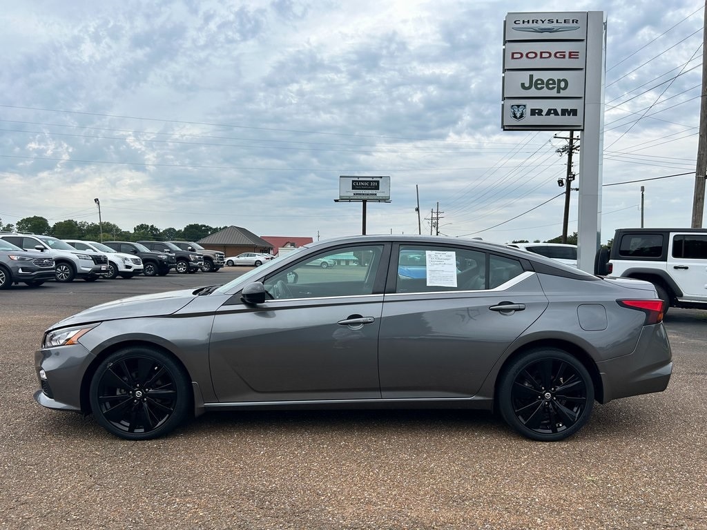 Used 2019 Nissan Altima SR with VIN 1N4BL4CW2KC143157 for sale in Pascagoula, MS