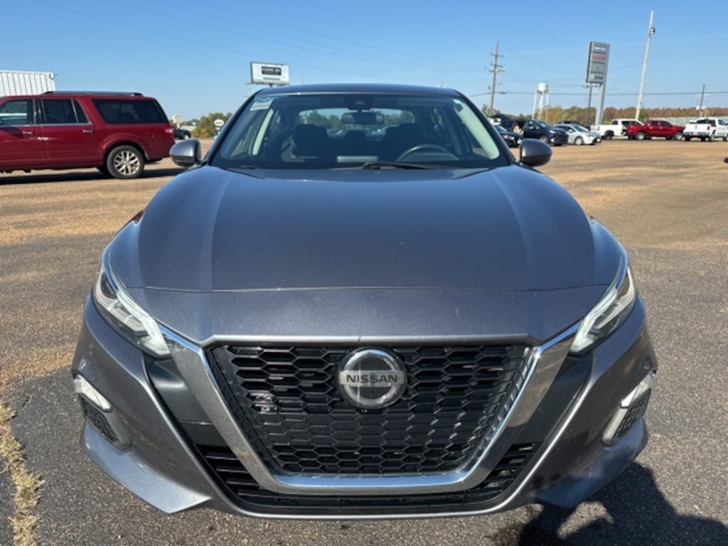 Used 2022 Nissan Altima 2.5 SV Sedan