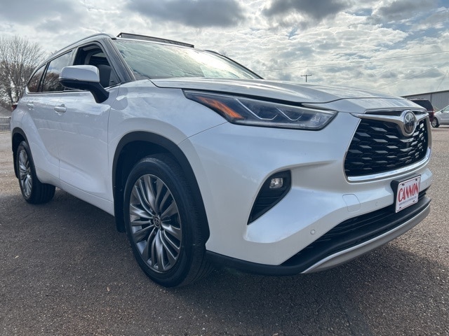2020 Toyota Highlander Platinum's photo