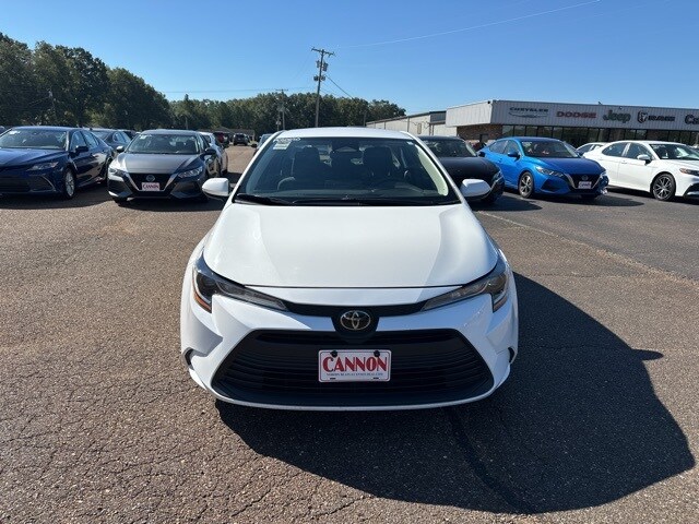 2024 Toyota Corolla LE photo 2