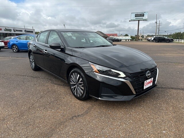 2024 Nissan Altima 2.5 SV photo 3