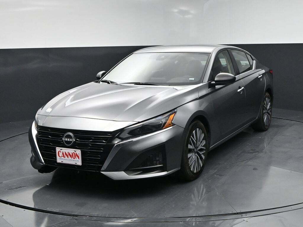 Used 2024 Nissan Altima 2.5 SV