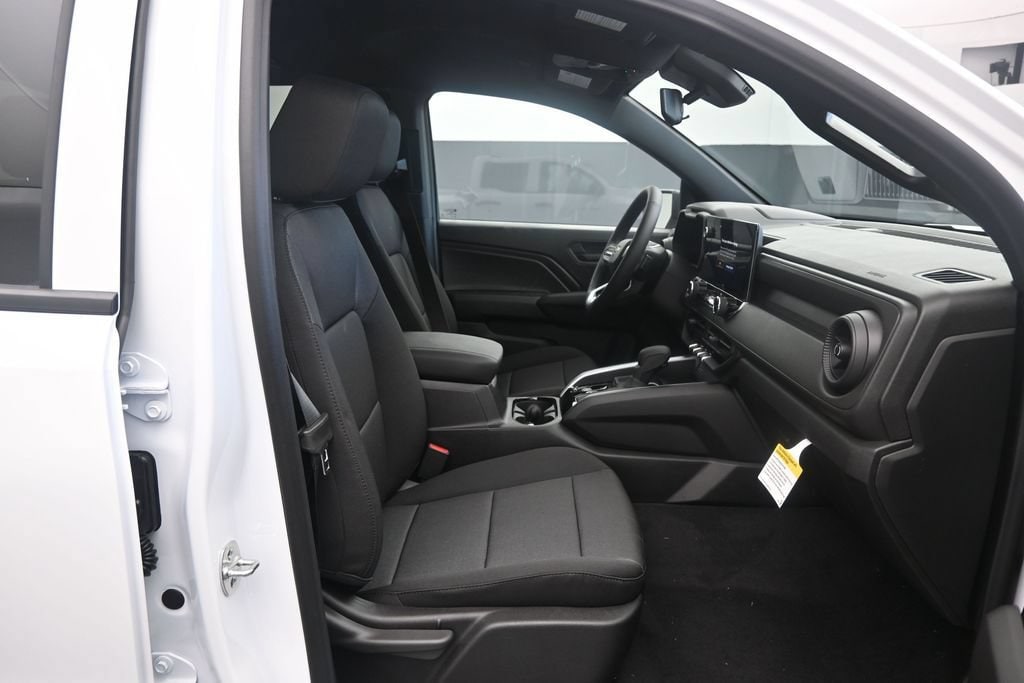 2025 Chevrolet Colorado Work Truck - Photo 10