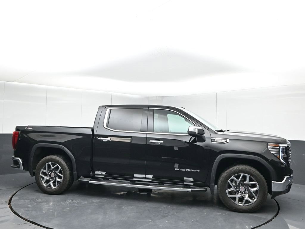 2024 GMC Sierra 1500 SLT's photo