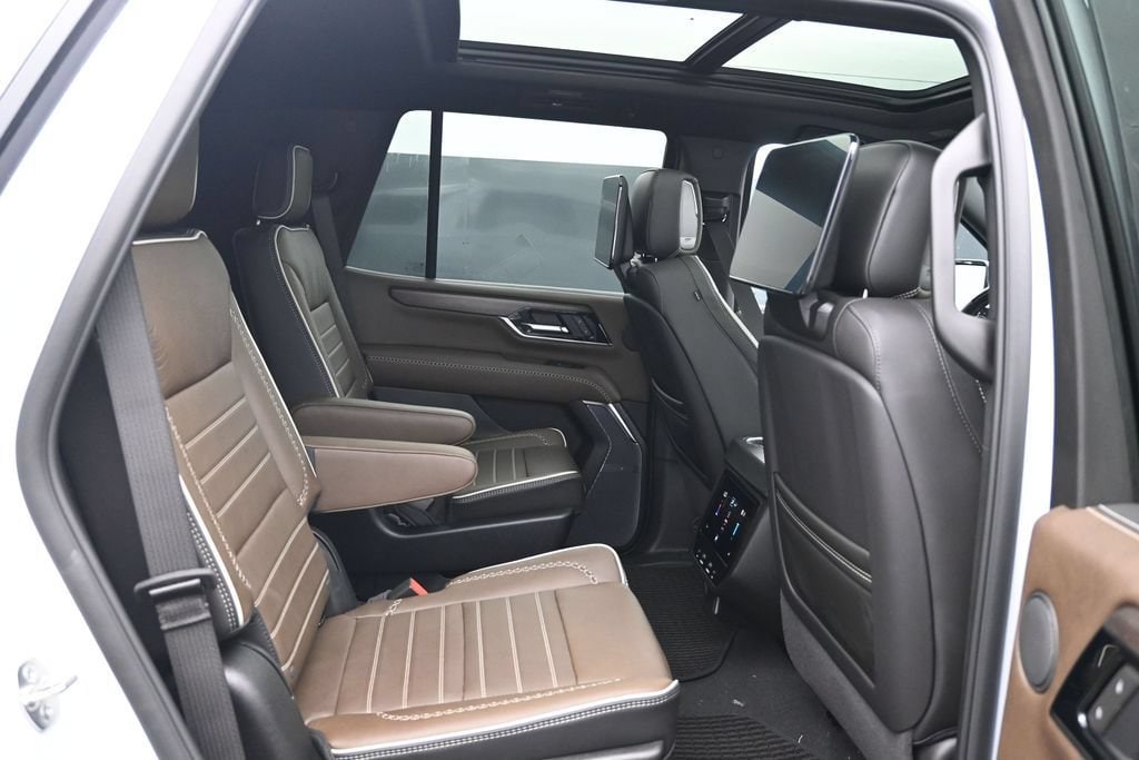 2026 GMC Yukon Denali Ultimate - Photo 11