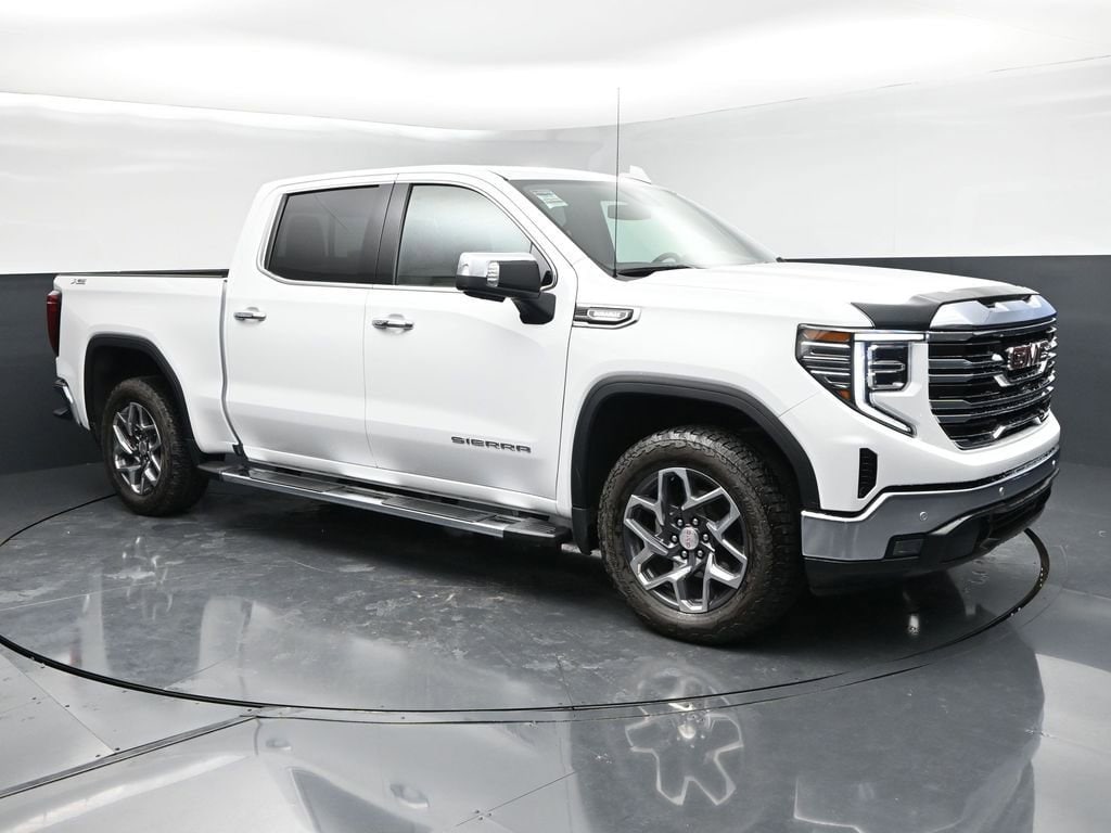 2025 GMC Sierra 4WD Crew Cab Short Box SLT's photo
