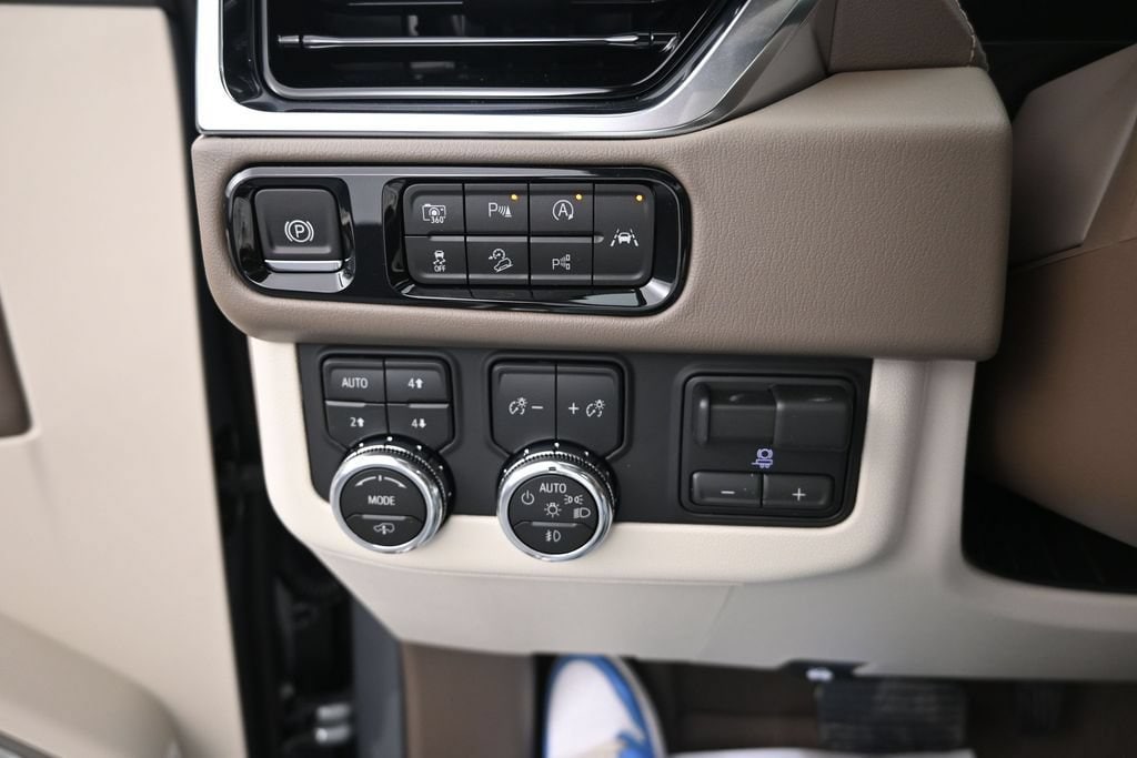 2026 GMC Yukon Denali - Photo 19