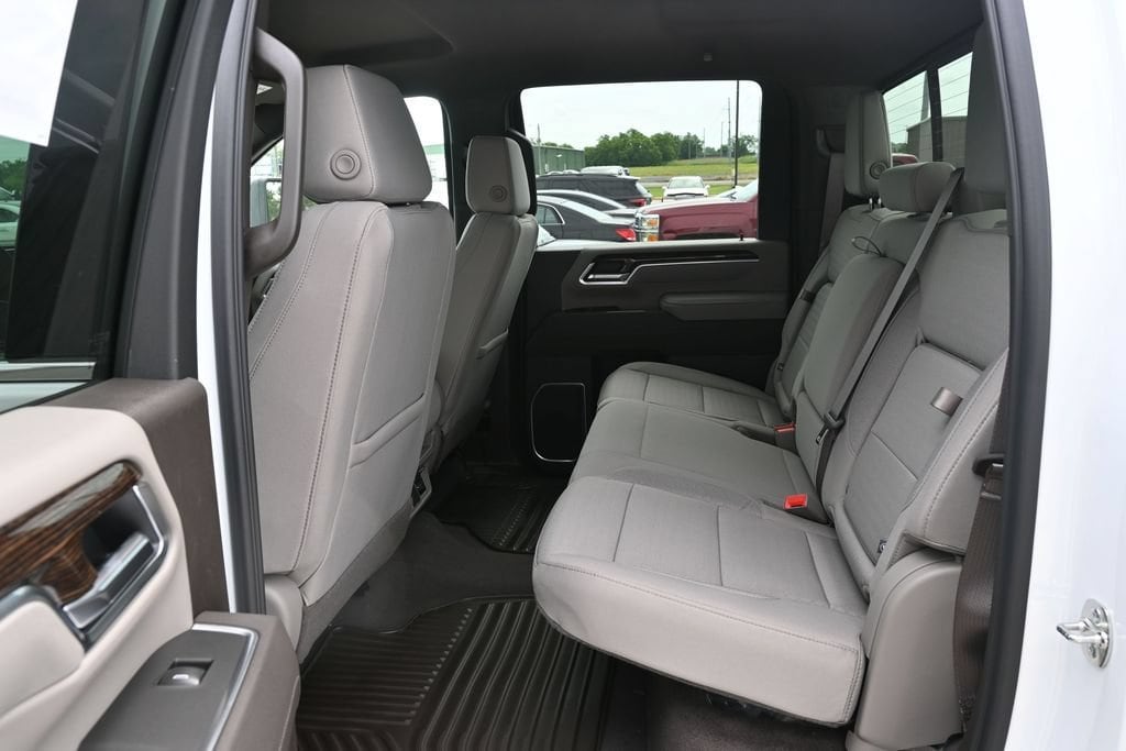 2026 GMC Sierra 3500HD SLE - Photo 8