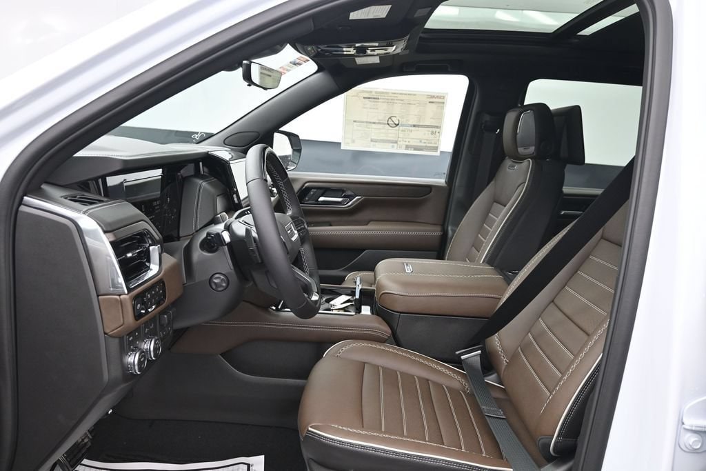 2026 GMC Yukon Denali Ultimate - Photo 9