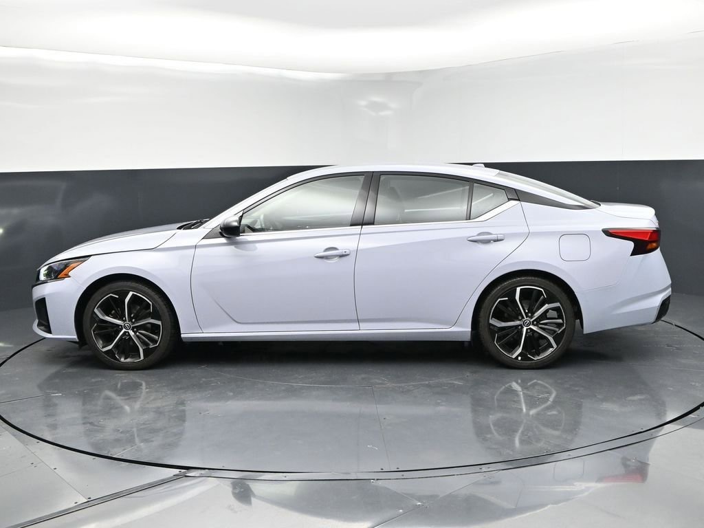 Used 2024 Nissan Altima 2.5 SR