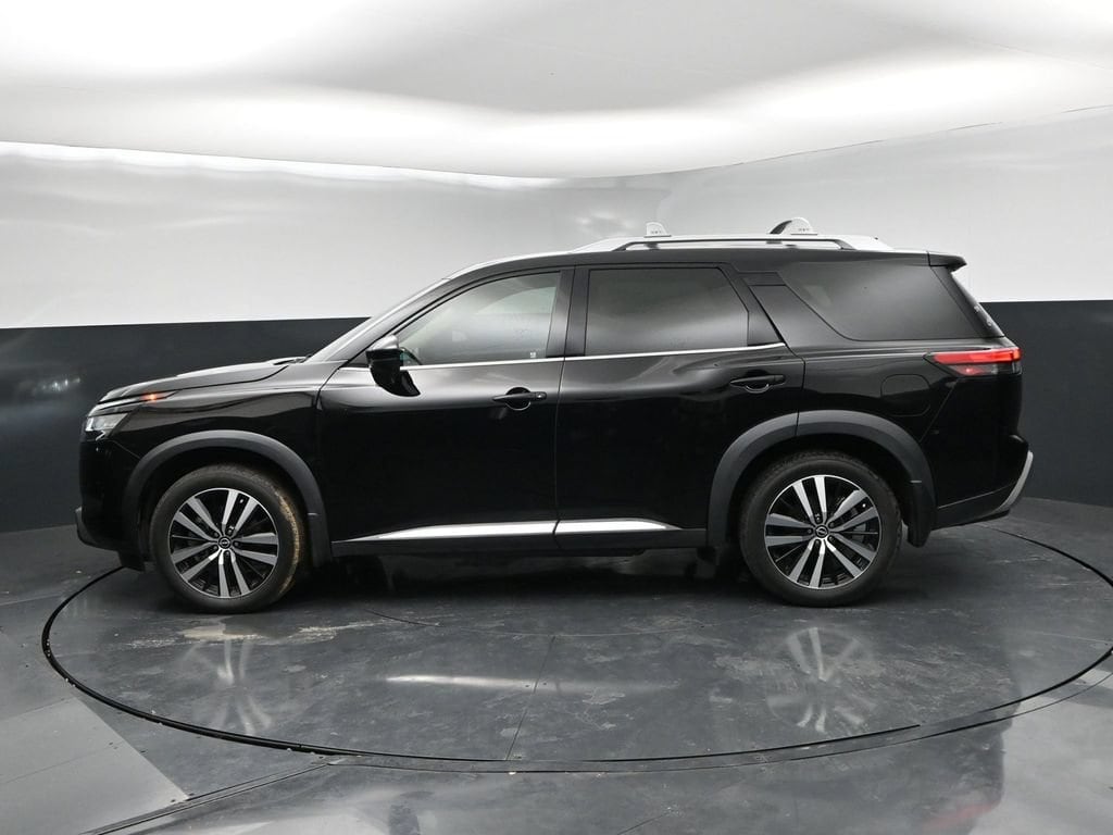 Used 2024 Nissan Pathfinder Platinum