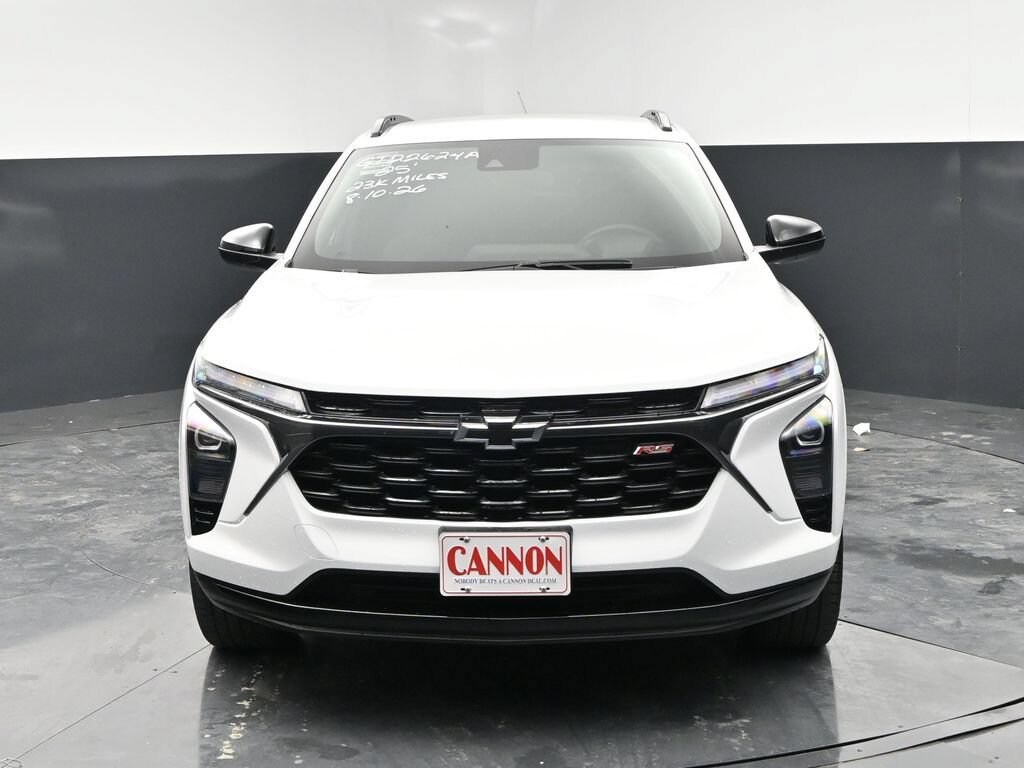 Used 2025 Chevrolet Trax 2RS SUV