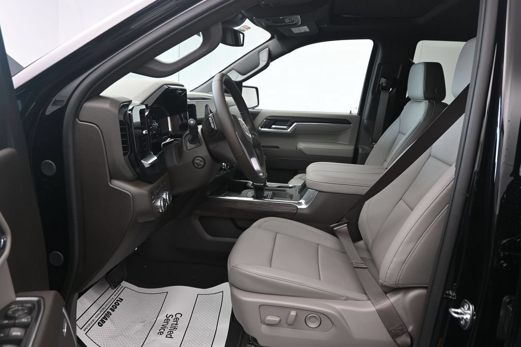 2026 GMC Sierra 1500 SLT - Photo 9