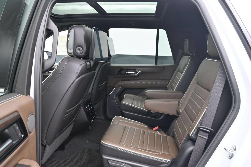 2026 GMC Yukon Denali Ultimate - Photo 12