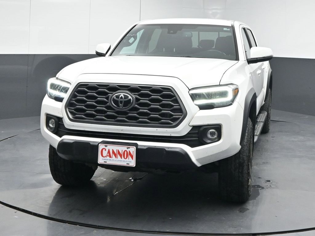 2022 Toyota Tacoma SR photo 3