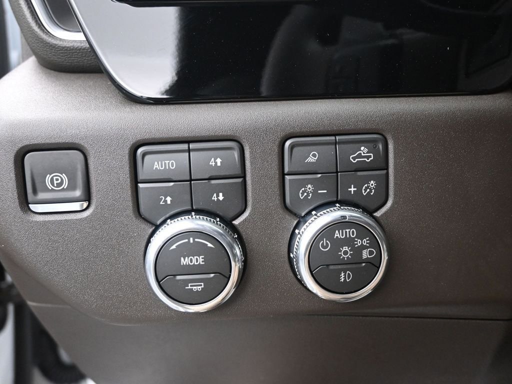 2026 GMC Sierra 1500 SLT - Photo 17