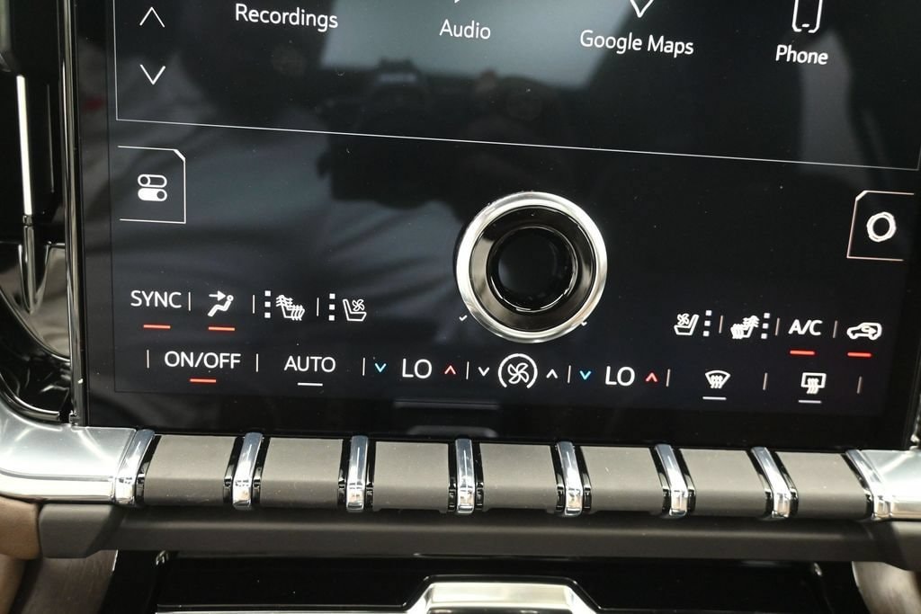 2026 GMC Yukon Denali Ultimate - Photo 17