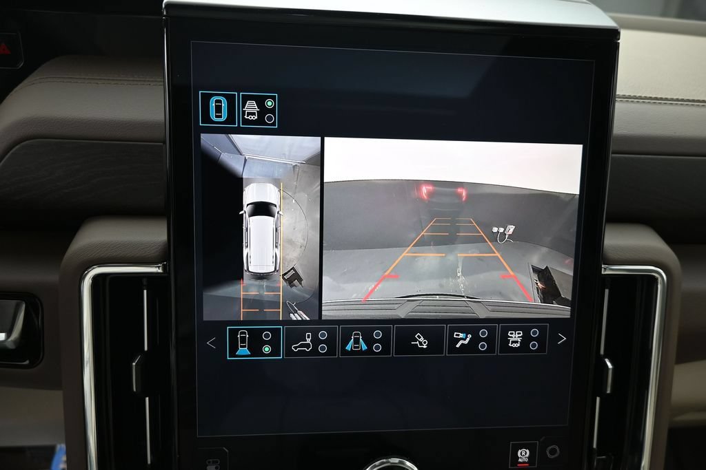 2026 GMC Yukon Denali - Photo 15