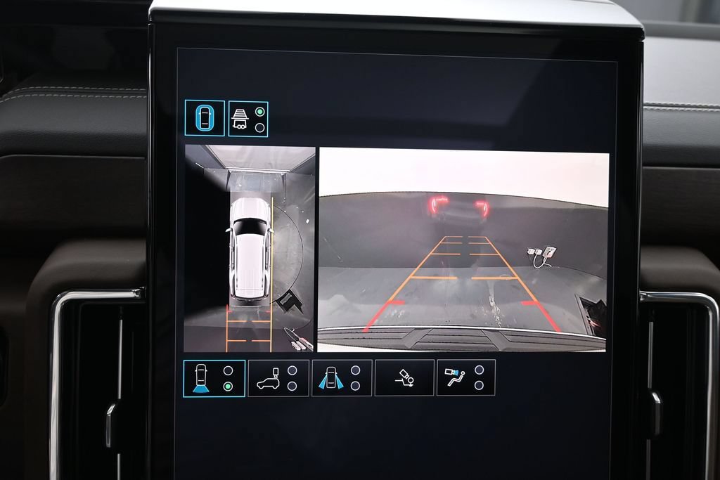 2026 GMC Yukon Denali Ultimate - Photo 16