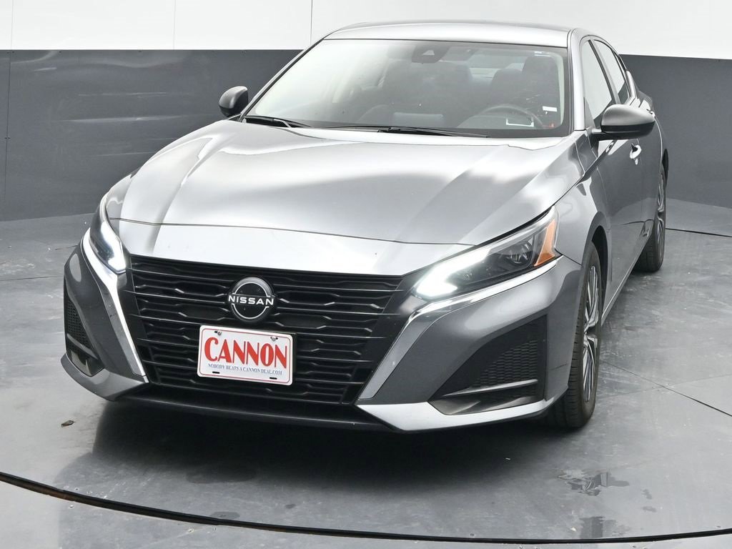 2024 Nissan Altima 2.5 SV photo 2