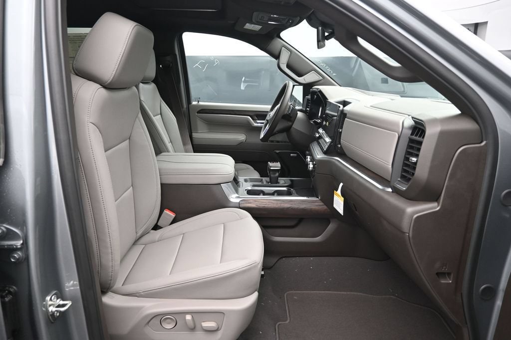 2026 GMC Sierra 1500 SLT - Photo 10